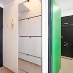 Front In With Wifi Apartment *