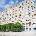 Apartment Front In With Wifi