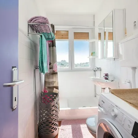 1 Bedroom Lovely In Apartment Pula