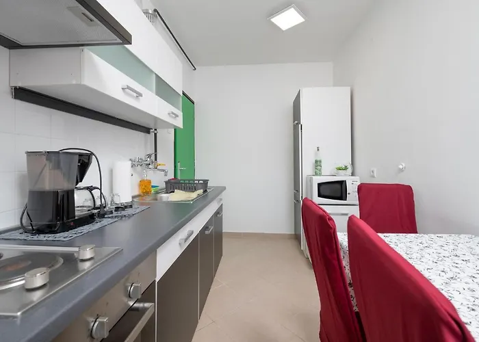 1 Bedroom Lovely In *