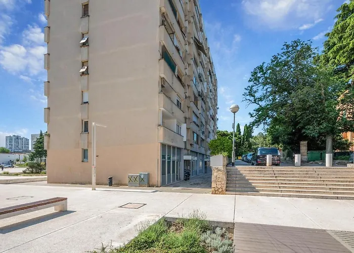 1 Bedroom Lovely In Apartman Pula